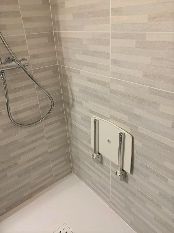Anzile concept - Solution clef en main - douche aménagée avec siège