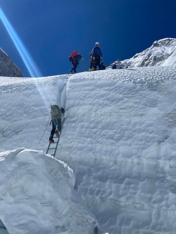 Jonathan Kubler - John Horn - sponsoring Anzile Carrelage - Everest summit - sommet lhotse - 2021 - couvreur montigny les metz - client anzile carrelage marly ice fall hauteur -