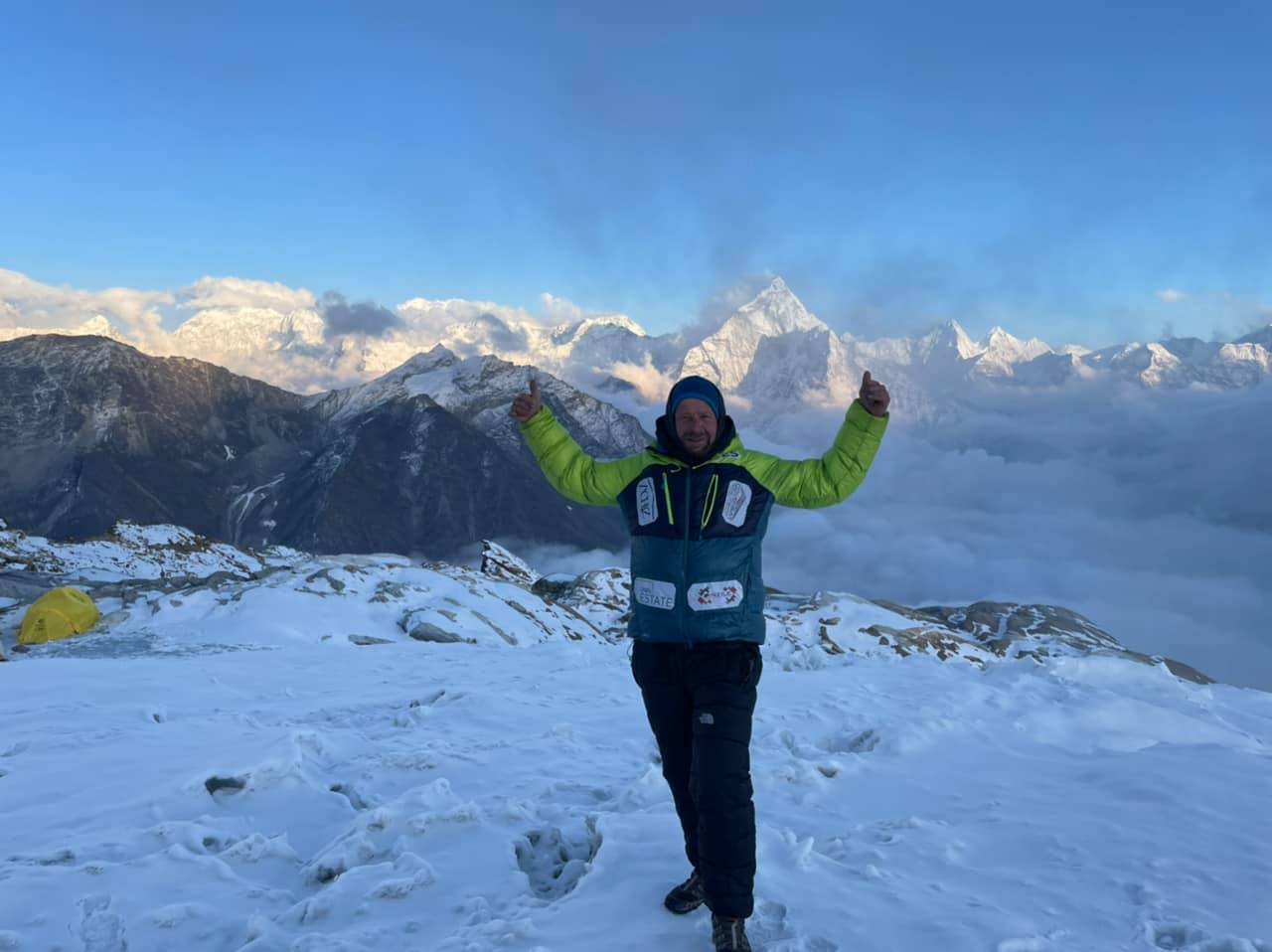 Jonathan Kubler - John Horn - sponsoring Anzile Carrelage - Everest summit - sommet lhotse - 2021 - couvreur montigny les metz - client anzile carrelage marly logo anzile soirée -