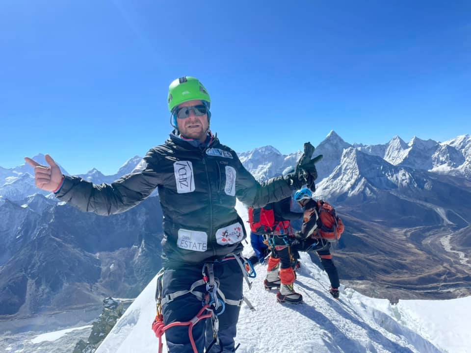 Jonathan Kubler - John Horn - sponsoring Anzile Carrelage - Everest summit - sommet lhotse - 2021 - couvreur montigny les metz - client anzile carrelage marly logo anzile